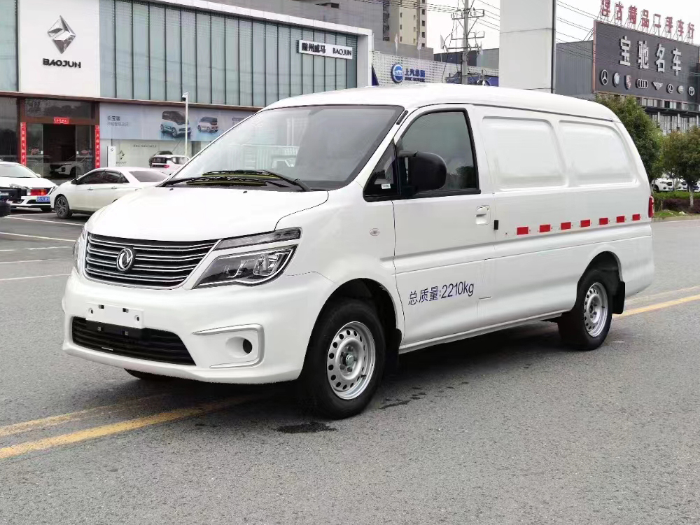 東風(fēng)風(fēng)行菱智V3面包疫苗冷藏車(chē)